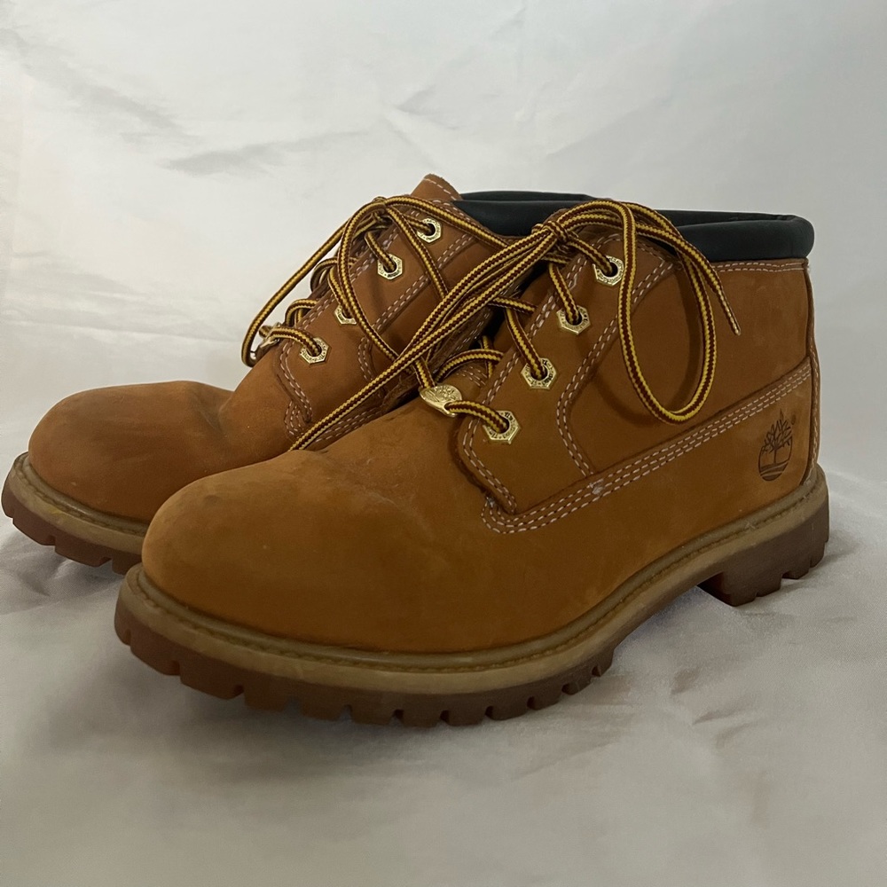 short size timberlands. size 7 for men, 8.5 for women